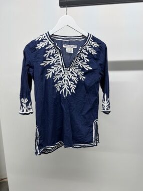 Gretchen Scott Designs Navy Tunic with White Coral Embroidery